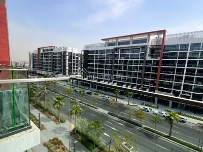 Boulevard View | Premium Studio | Square Layout