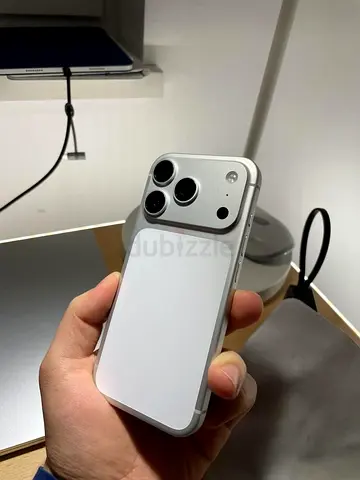 Iphone 17 Pro Max 512 GB Silver with Apple Care+ Warranty
