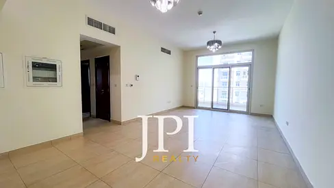 Exclusive | Unfurnished | Maid's Room