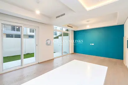 3BR + Rooftop | Vacant | Laundry and Storage