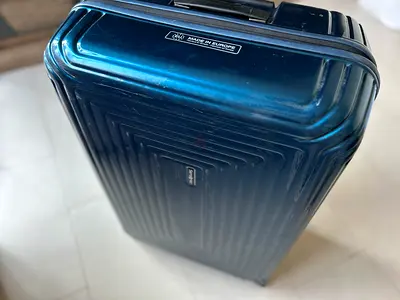 SAMSONITE Hard-shell suitcase (roller) — used, good condition