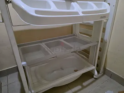 White Baby Changing Table with Built-in Bath and Storage (Used)