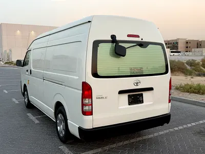 2018 Toyota HIACE photo 4