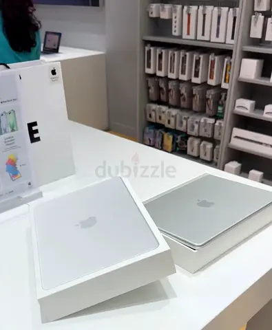 Apple MacBook Neo(Silver) with original box - lightly used