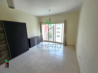 Well Maintained l Extra Wardrobes l Chiller Free