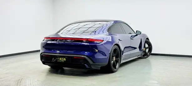 صورة 4 لـ 2020 Porsche TAYCAN