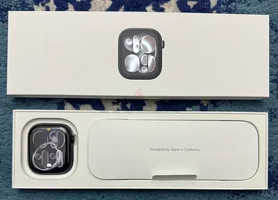Apple Watch Series 11 (new in box) - 46mm GPS+Cellular black Aluminum