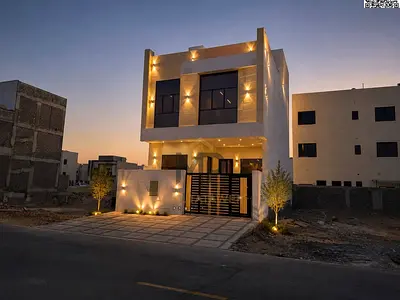 فيلا حديثة بأربع غرف نوم رئيسية | رسوم التسجيل مشمولة | جاهزة للسكن في موقع مميز