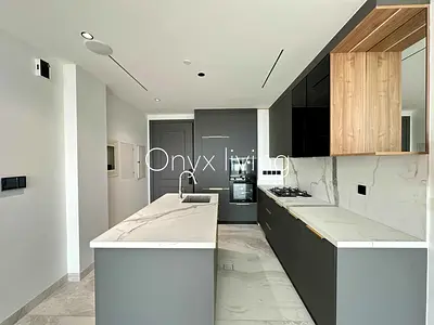Brand New || Luxerious Unit || Fully Fitted Kitchen || Ready to Move