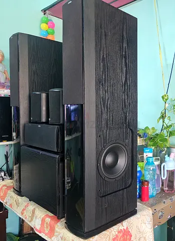 Jamo S606 speakers