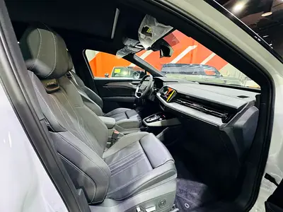 صورة 9 لـ 2024 AUDI Q5 E-TRON