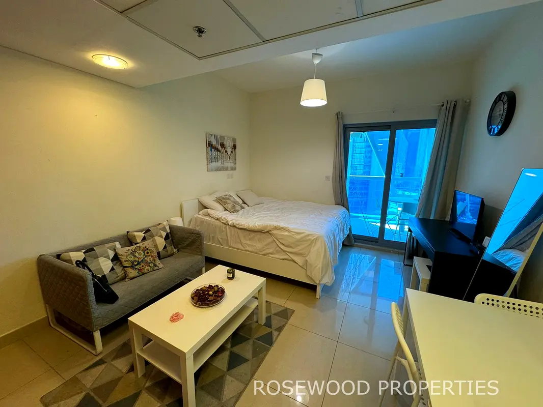 FULLY FURNISHED | WELL MAINTAINED | NO PARKING
