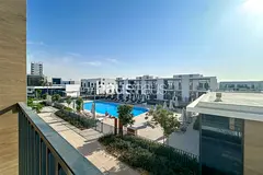 Single Row | Pool Backing | Family Community