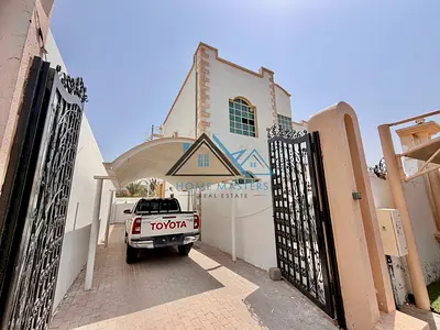 4 Br First Floor Flat | Private Entrance | Inc Water & Electricity