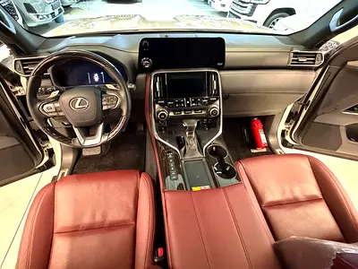 صورة 13 لـ 2025 Lexus LX-SERIES