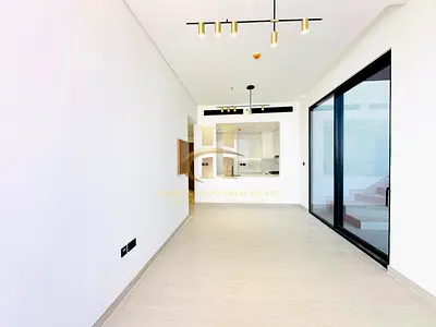 On High floor | Fully fitted Kitchen | Luxury