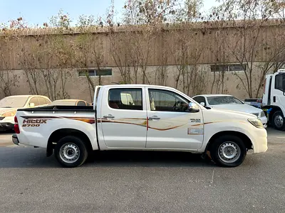 Toyota Hilux Full Automatic Double Cab GLX 2014 GCC Specs