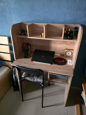 Compact Wooden Study Desk with Shelves and Hutch - Light Oak
