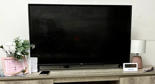 LG LED LCD 46 Inches