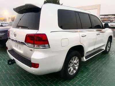 صورة 6 لـ 2017 Toyota LAND CRUISER