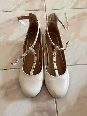 Girls shoes heel