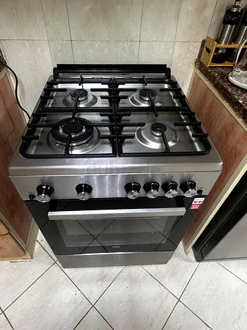 Stainless Steel 5 Burner Gas Cooker with Oven - Excellent Working Condition