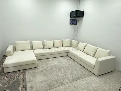 Looks great condition the one brand Ushape sofa