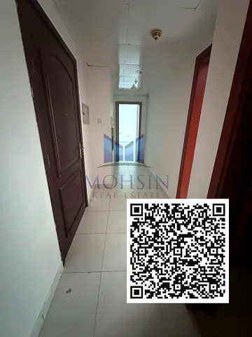 شقة للإيجار بموقع متميز وجاهزة للسكن الفوري في برج "فالكون" بعجمان؛ تتكون من غرفة وصالة (1-BHK) وتضم موقف سيارات، وتتميز بإطلالة بحرية ومفتوحة بالكامل