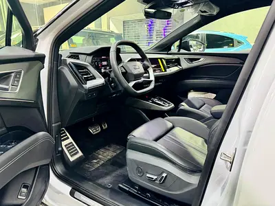 صورة 10 لـ 2024 AUDI Q5 E-TRON