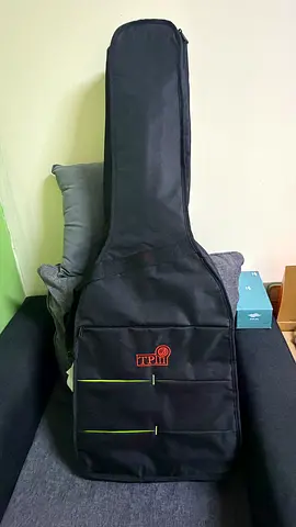TPH padded gig bag for full-size acoustic guitar - good used condition