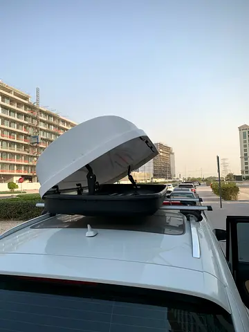 Car Roof Box excellent condition  with roof cross bars and full accessories