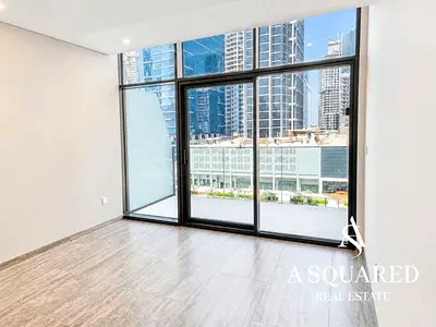 Modern City Living | Canal View | Vacant