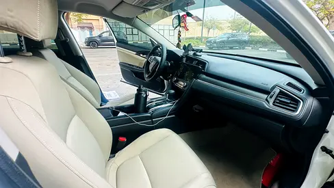 صورة 10 لـ 2020 Honda CIVIC