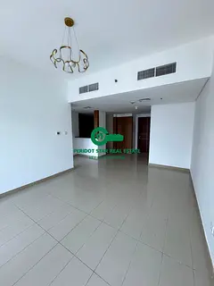 1 BEDROOM APARTMENT AVAILABLE