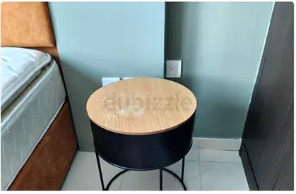Round-nightstand