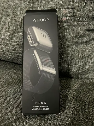 Whoop 5.0 Peak with active subscription