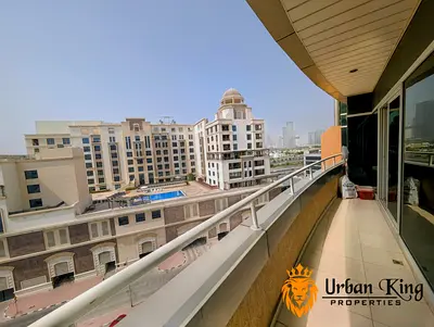 Huge Living Hall / Open Kitchen / Close To American Hospital