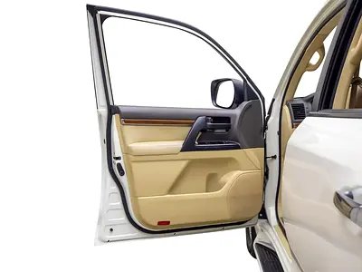 صورة 18 لـ 2016 Toyota LAND CRUISER