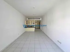 Spacious Studio| Close to Metro | With Balcony