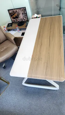 Modern two-tone office desk - white and wood finish