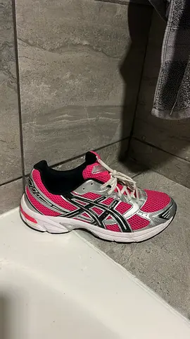 Asics running shoe - pink, used, size unknown
