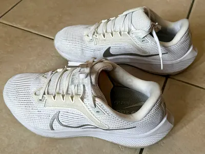 Nike Sneakers White Size US 9