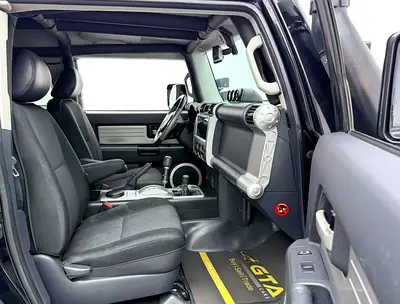 2014 Toyota FJ CRUISER photo 14