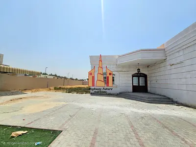 3 Bed room Majlis all master room gardan parking new villa in azra area 90k