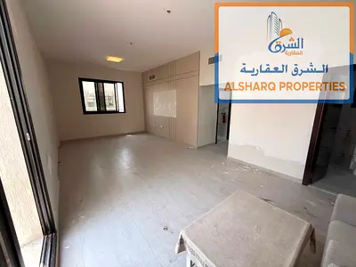 شقة غرفتين وصالة مع رووف وحديقة خاصة واستور في الجرف 3 عجمان | أول ساكن | 3 حمامات | تكييف مركزي | 53 أل