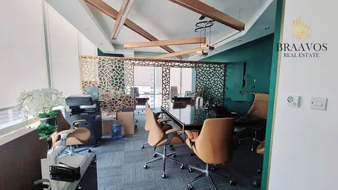 VACANT | FURNISHED | HIGH FLOOR