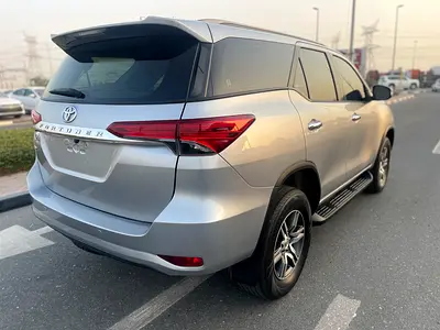 2016 Toyota FORTUNER 缩略图 6