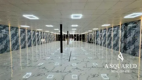 Premium Showroom | | High Visibility | 96 KW