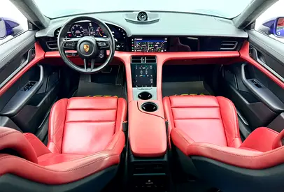 صورة 9 لـ 2020 Porsche TAYCAN