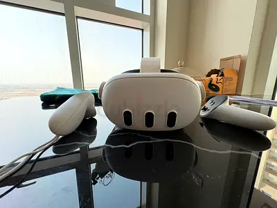 BATMAN EDITION 🔥🔥🔥Standalone VR Headset with Controllers - Good Condition